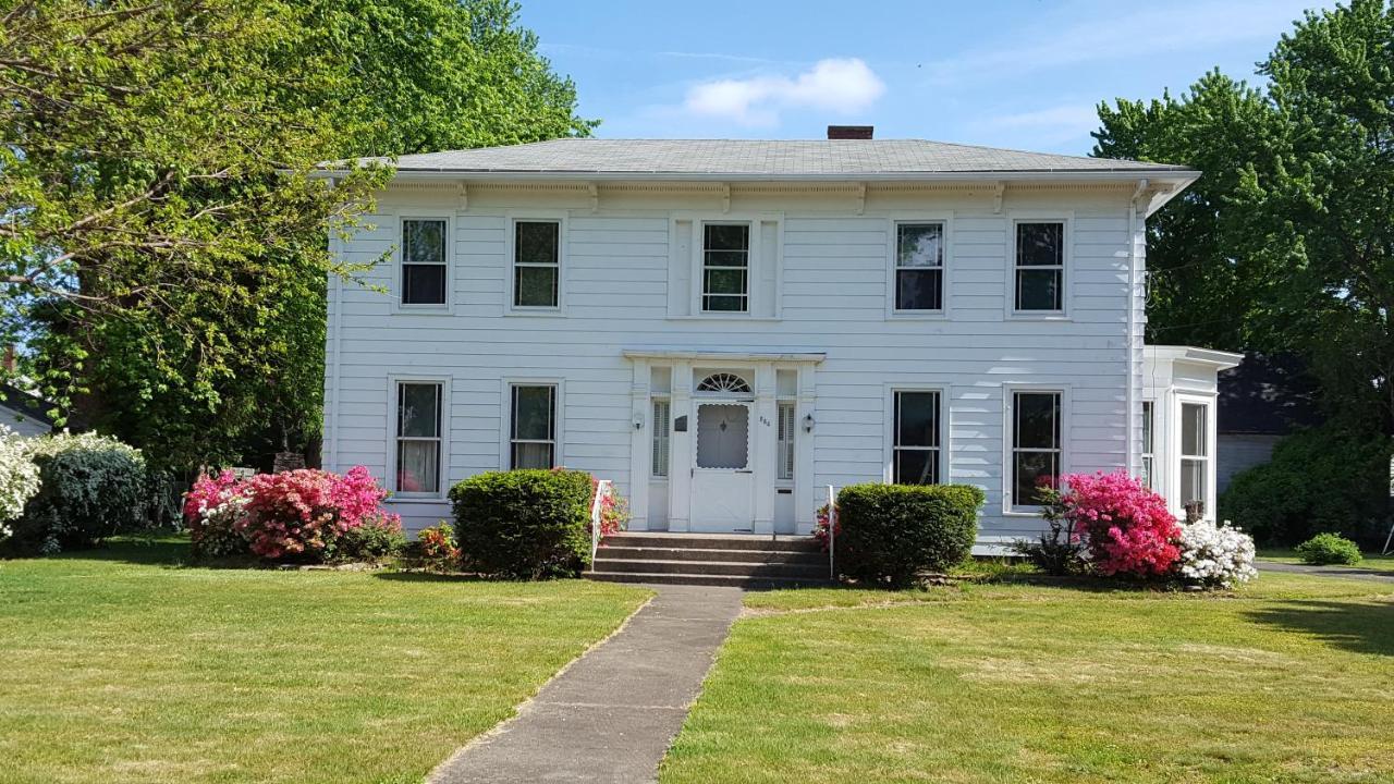 Centennial Inn Bed & Breakfast Conneaut ภายนอก รูปภาพ