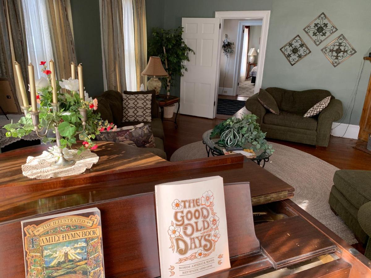 Centennial Inn Bed & Breakfast Conneaut ภายนอก รูปภาพ