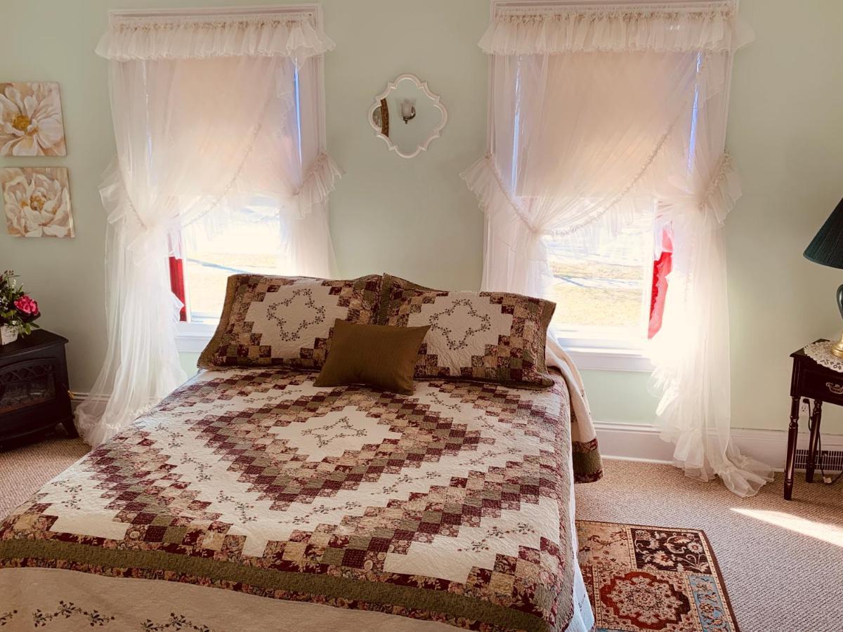 Centennial Inn Bed & Breakfast Conneaut ภายนอก รูปภาพ