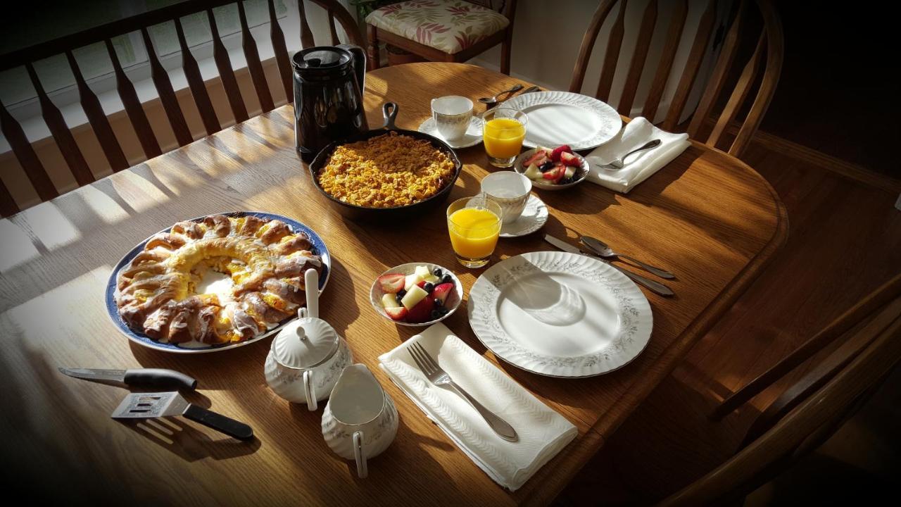 Centennial Inn Bed & Breakfast Conneaut ภายนอก รูปภาพ
